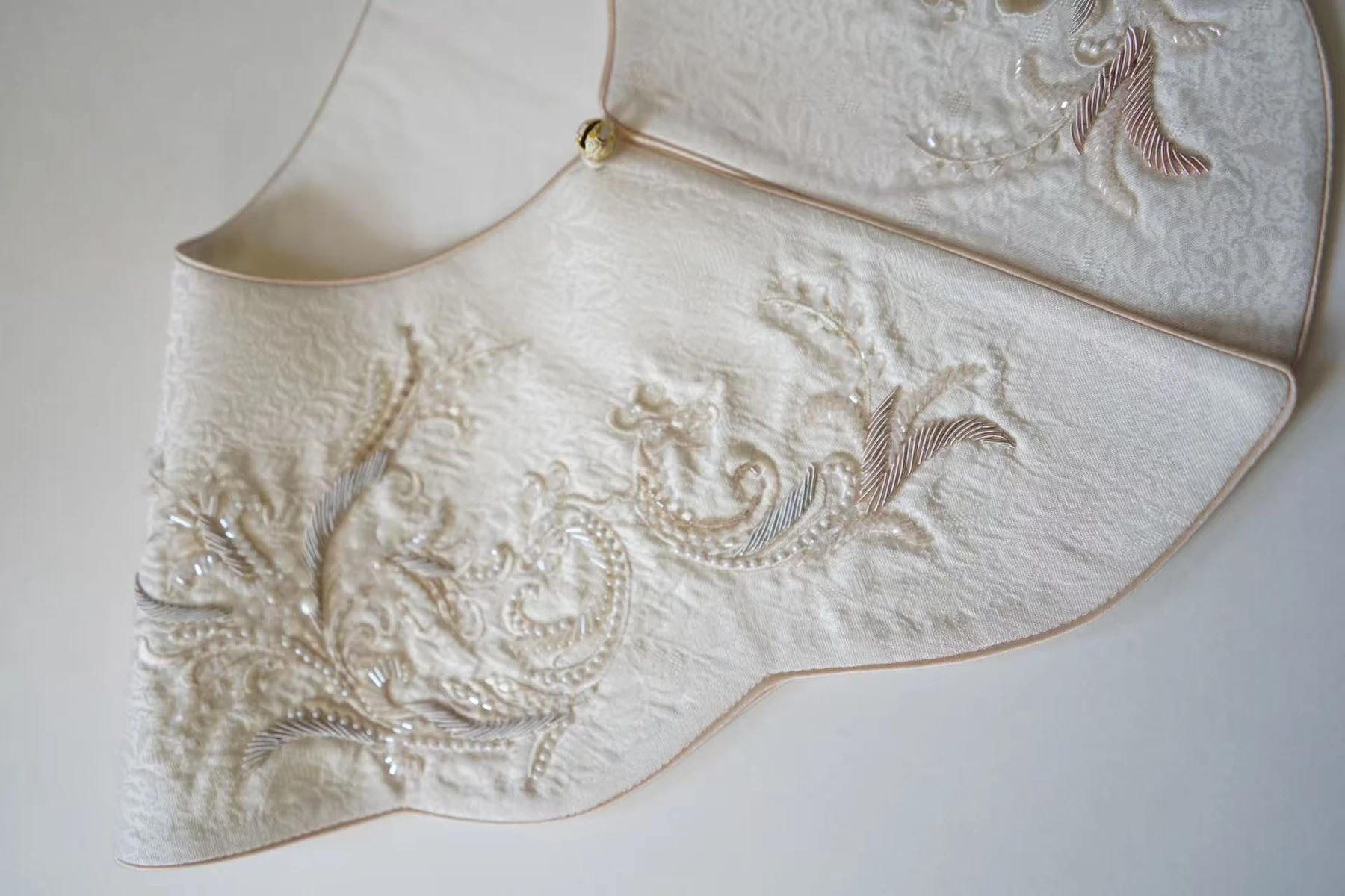Ivory Bird-Motif Yunjian — Detail