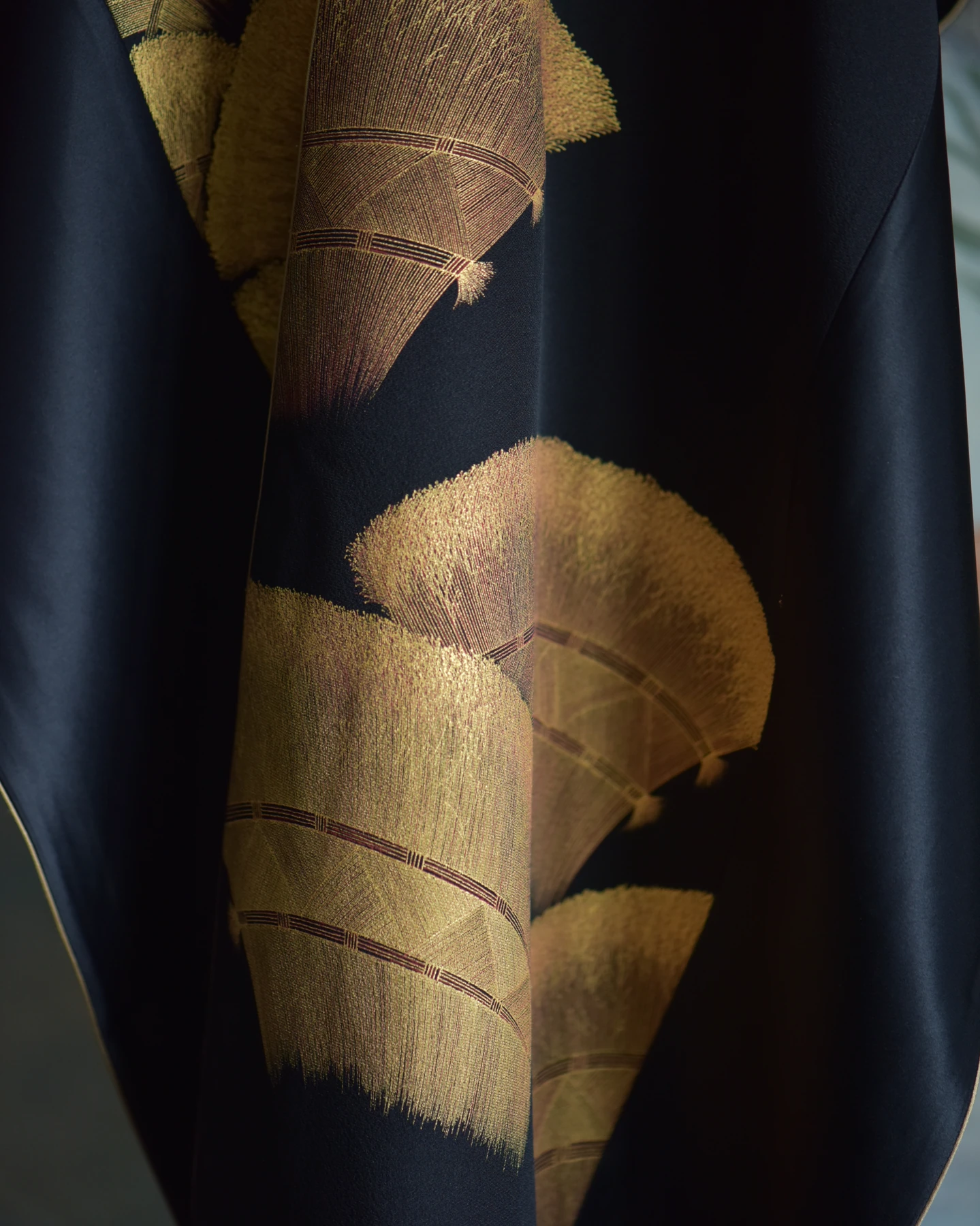 Gold Leaf Long Artwear — Detail